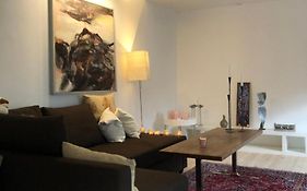 Appleflower Farm Retro Apartment